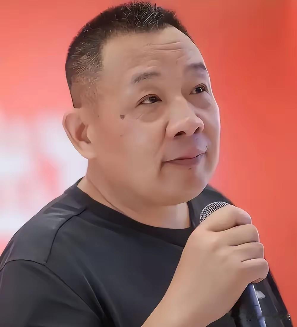 胖东来不是差钱，而是咽不下这口气，所以才忍痛割爱关掉许昌的生活超市。许东来当