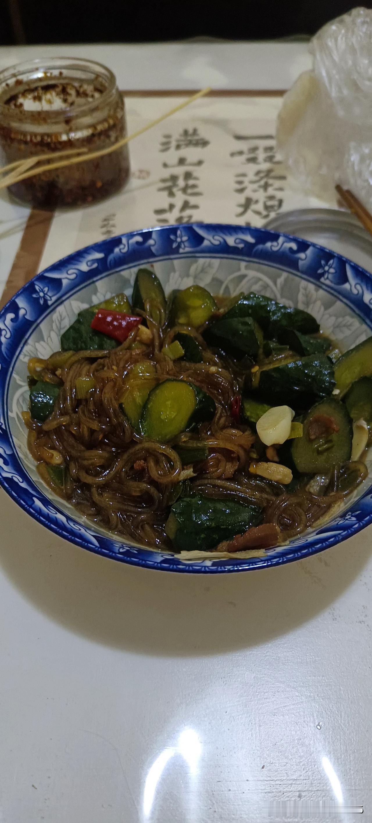 得了糖尿病真不知道天天吃啥。不吃还饿，吃上一点血糖就跟坐火箭一样，蹭一下子都上来