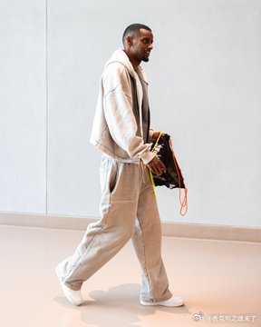 伊萨克驾到！不知道巴伊赛蒂奇能否进行训练了弗林蓬也在康复训练，等斯洛特的消息吧