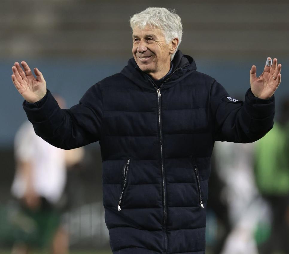 加老师：国际，我投降，我投降！罗马2比5惨败给国际米兰，本赛季被双杀。而作为罗