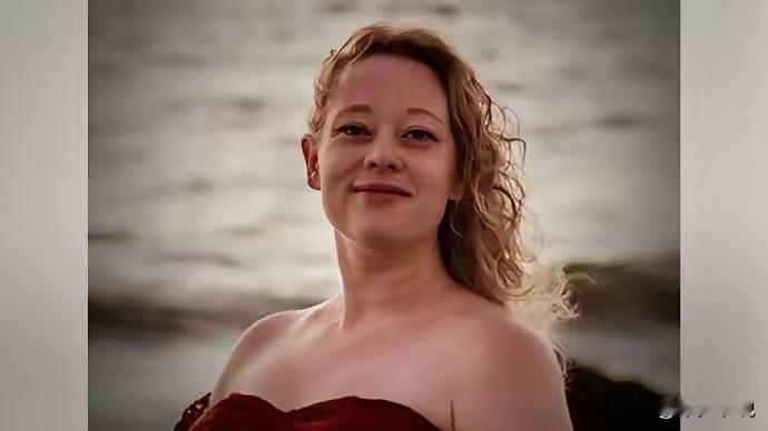 记住这个女人，她或将引发美国“内战”这个女人叫雷妮·古德，她是美国明尼苏达州的