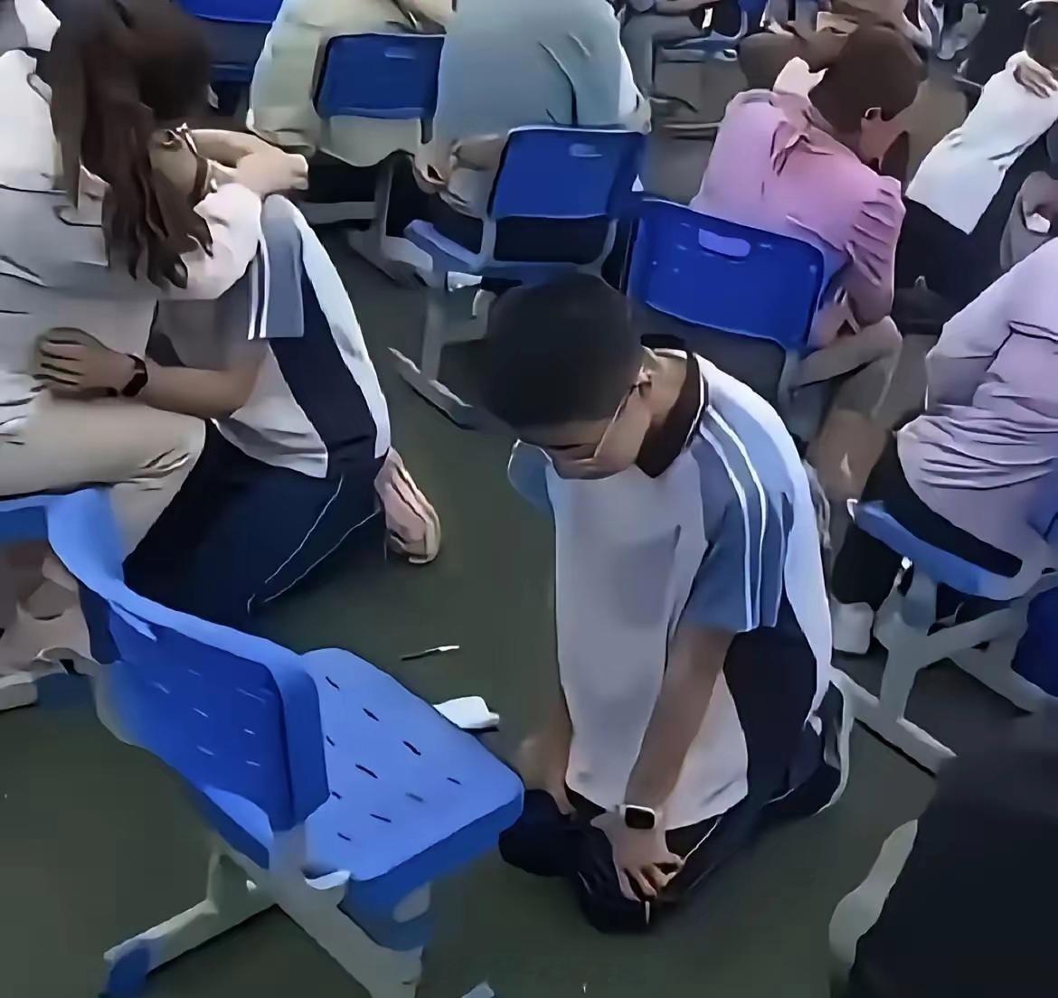 家长看到这一幕会后悔不来吗