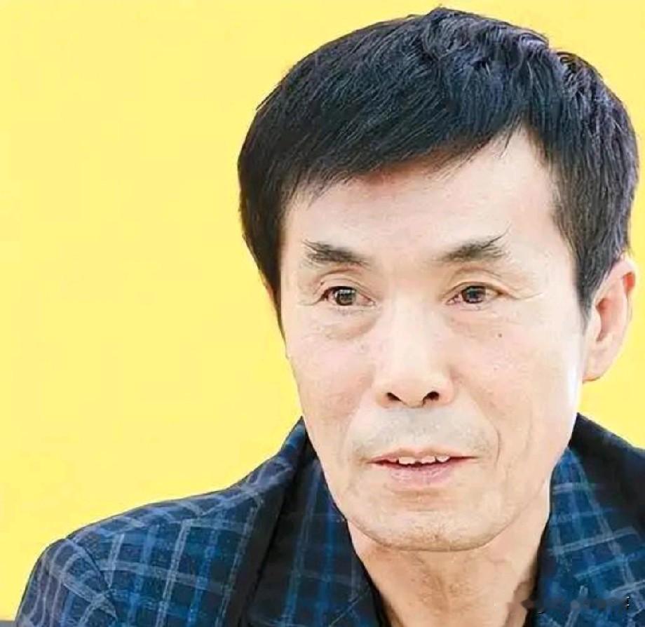 何庆魁说当年创作的《昨天、今天、明天》这个小品，只用了一晚上的时间。宋丹丹看完稿