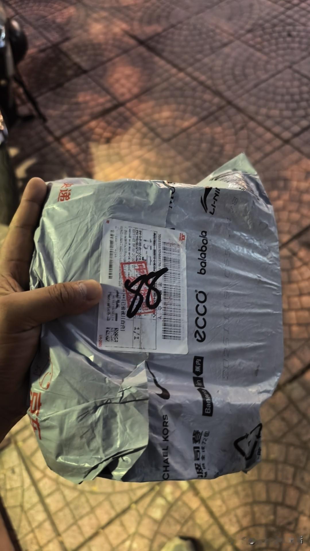 中国到越南的快递业务，也是非常卷了。就单单在海防市，就我知道的负责中国道越南快