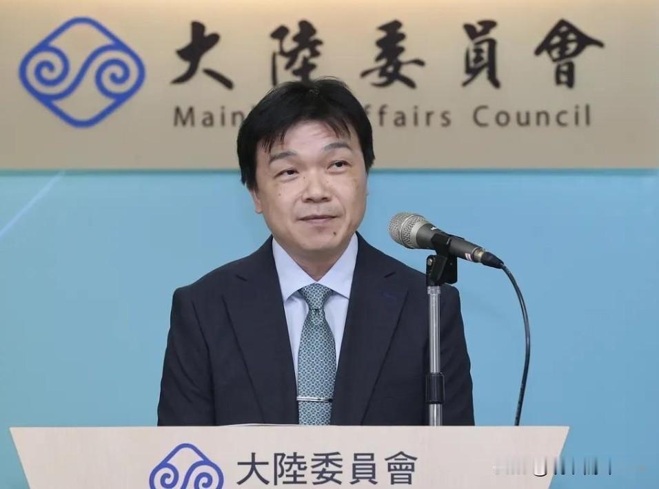 “陆委会”副主委沈有忠出来撂话，不可能接受一国两制，要求我们正视现实！10月17