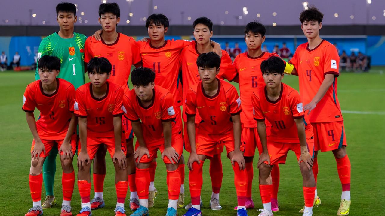 国少一定能赢卡塔尔吗？从之前两连败的状态和主教练临场指挥看，国少并不具备必胜的条