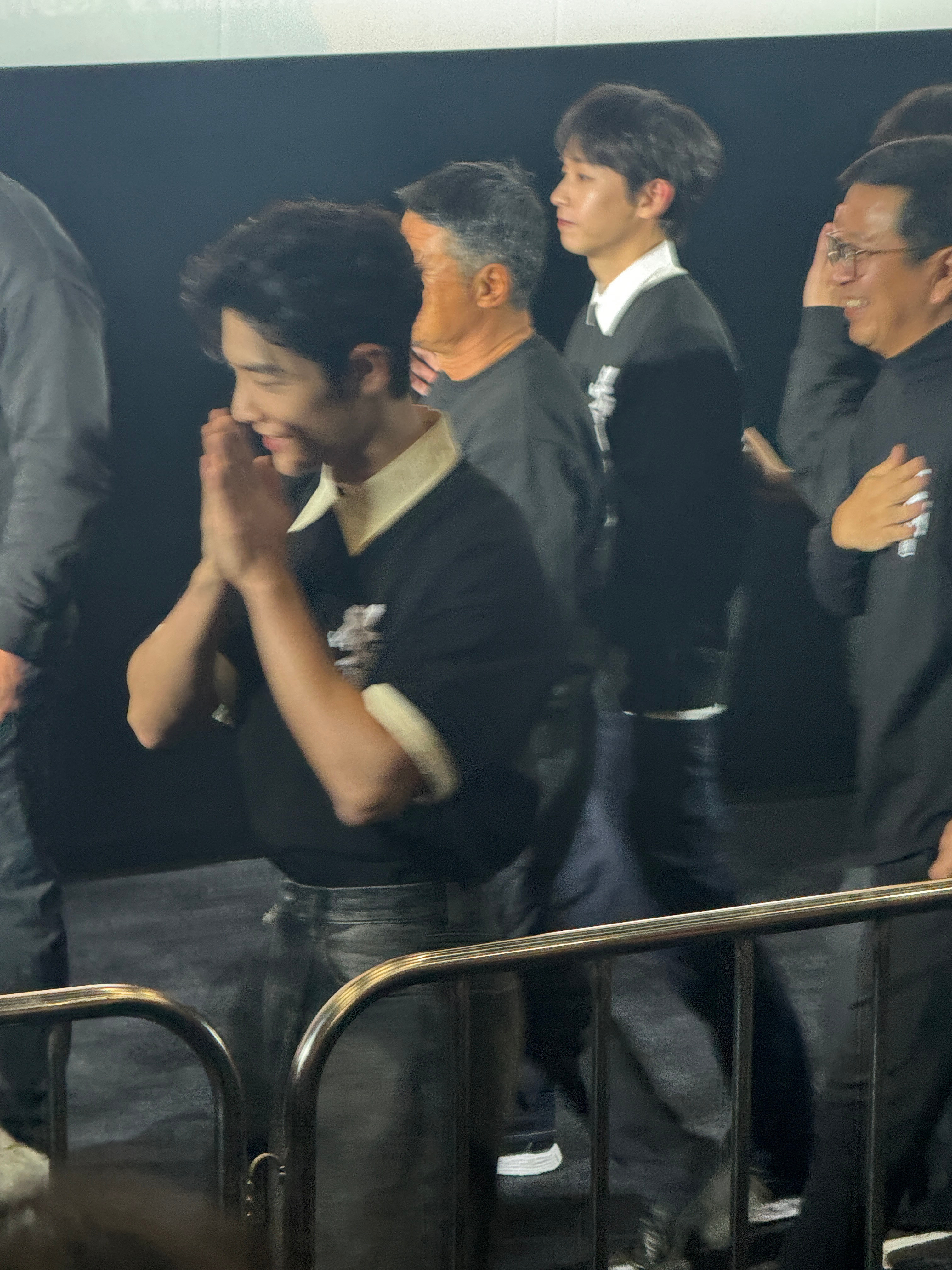 肖战离场感谢观众，真的演得好好啊，我喜欢得闲的恐惧得闲的疯得闲的拼，我真的很喜欢