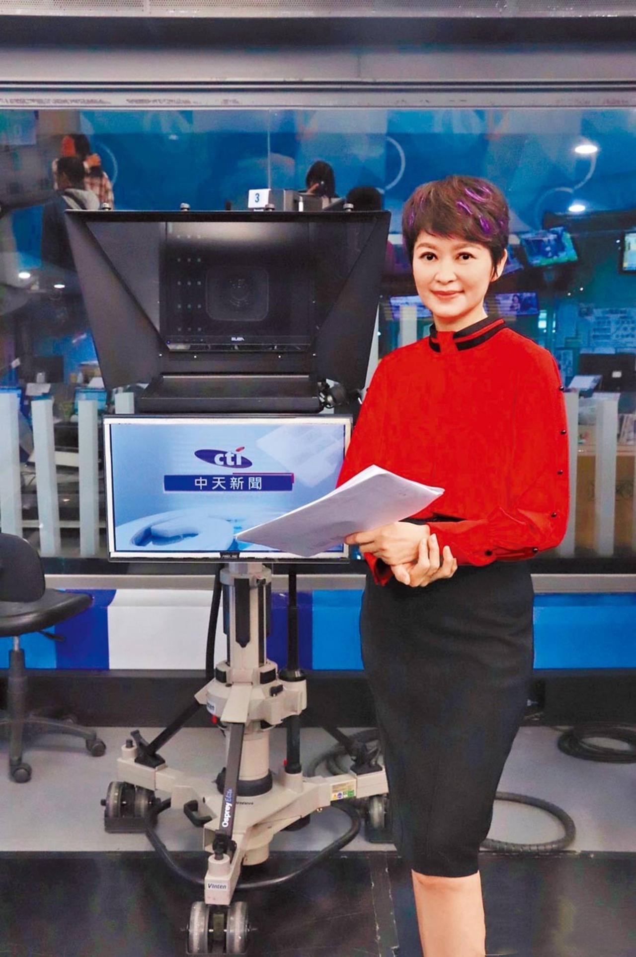 藏了半生！卢秀芳第三重身份震碎岛内：父亲是志愿军，被迫赴台谁能想到，台湾知名主