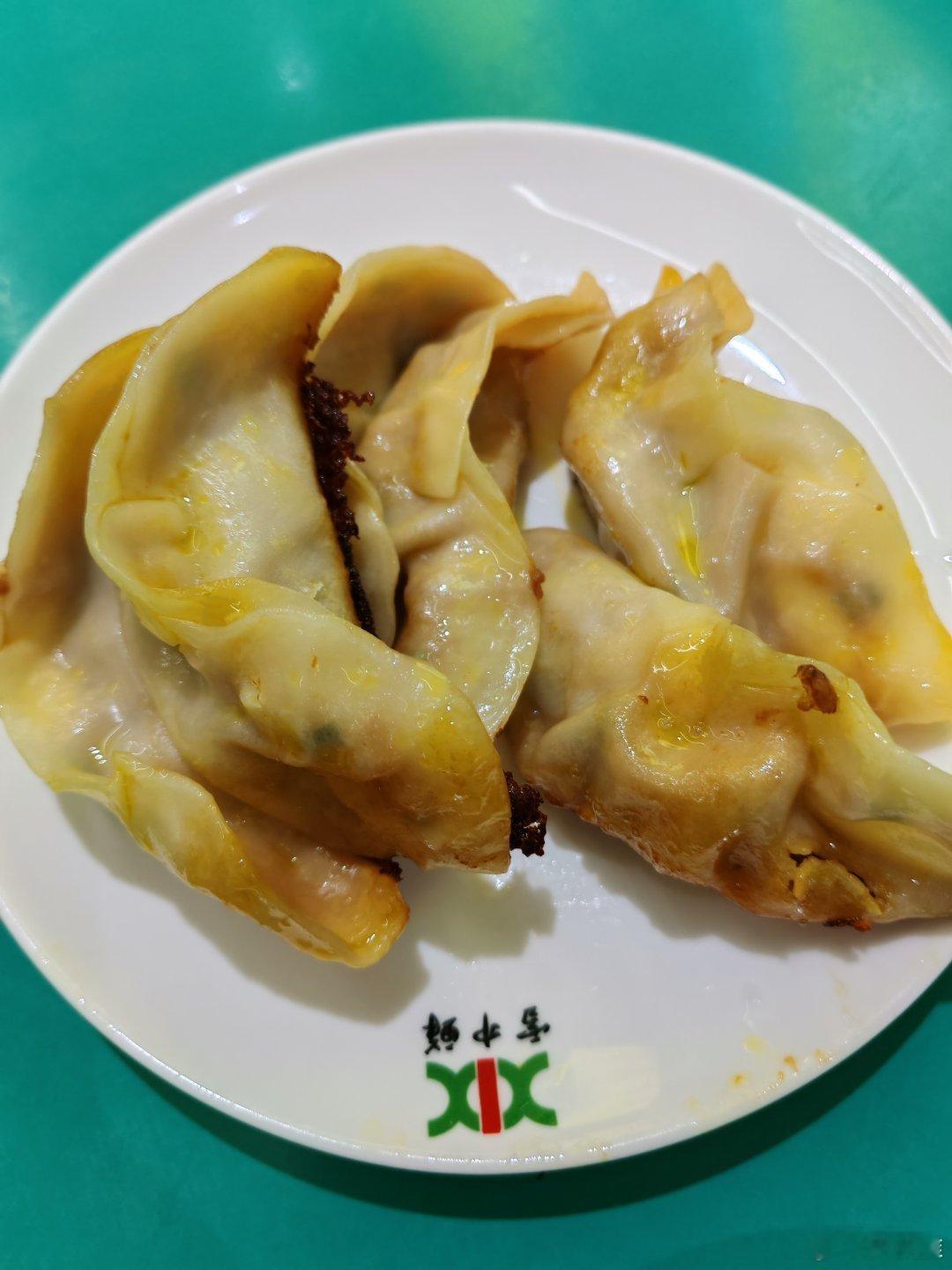 早上，要喝一碗热乎乎的甜豆浆。