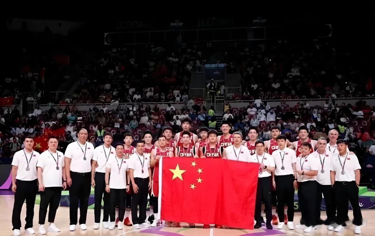 11月28日晚19点30分，世预赛中国男篮主场迎战韩国队，我觉得胜算挺大。先看