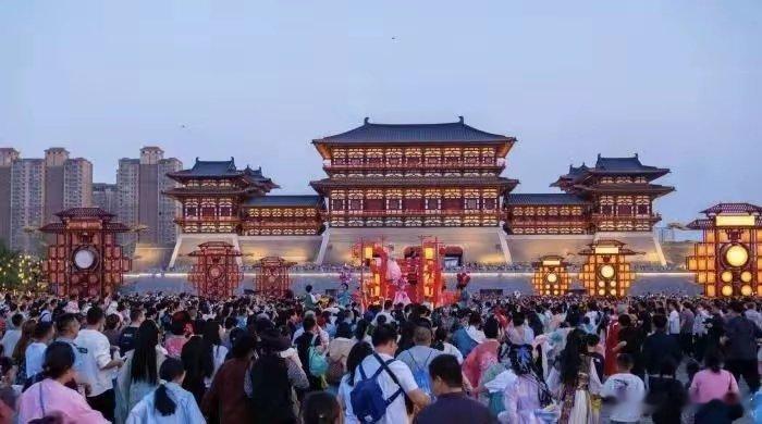 大洛阳“五一假期哪最堵？不是高速，是隋唐洛阳城的应天门！”5月1日至4