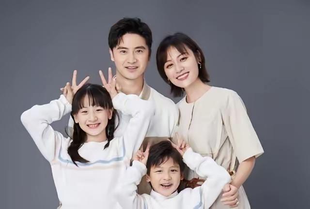 2007年，跳水王子田亮和超女叶一茜结婚，叶一茜已经怀孕。田亮的母亲十分不待见她