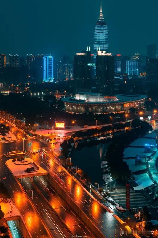 苏超首赛感觉南通这次对阵常州，被淘汰的可能性还真不小。就说实力方面，常州在很多