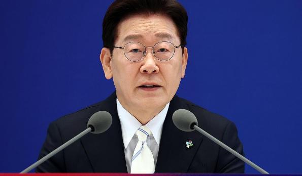 李在明拒绝高市早苗邀约：先道歉，再谈别的李在明拒绝了高市早苗的邀请。并非是