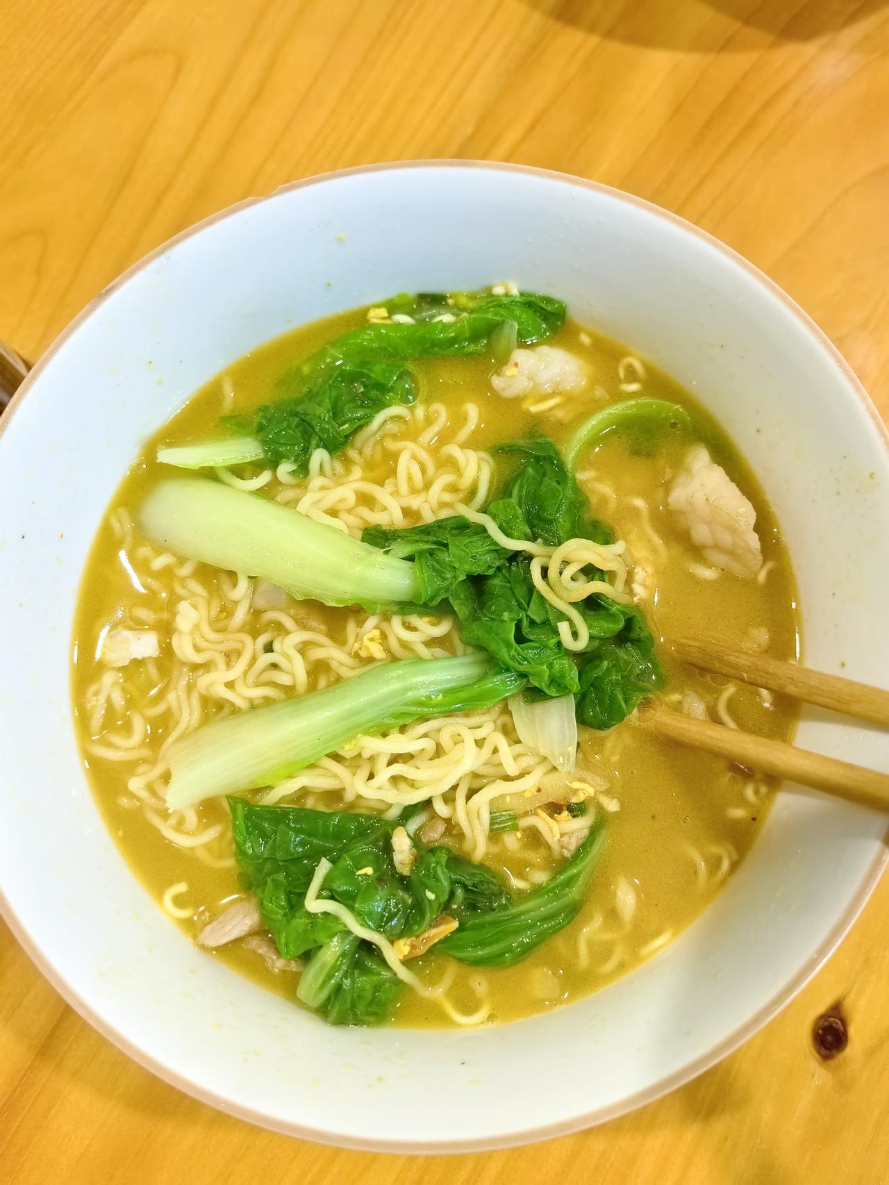 前几天，一个大学毕业就没有联系过的同学，白天上班时候突然给我发消息，问我在忙什么