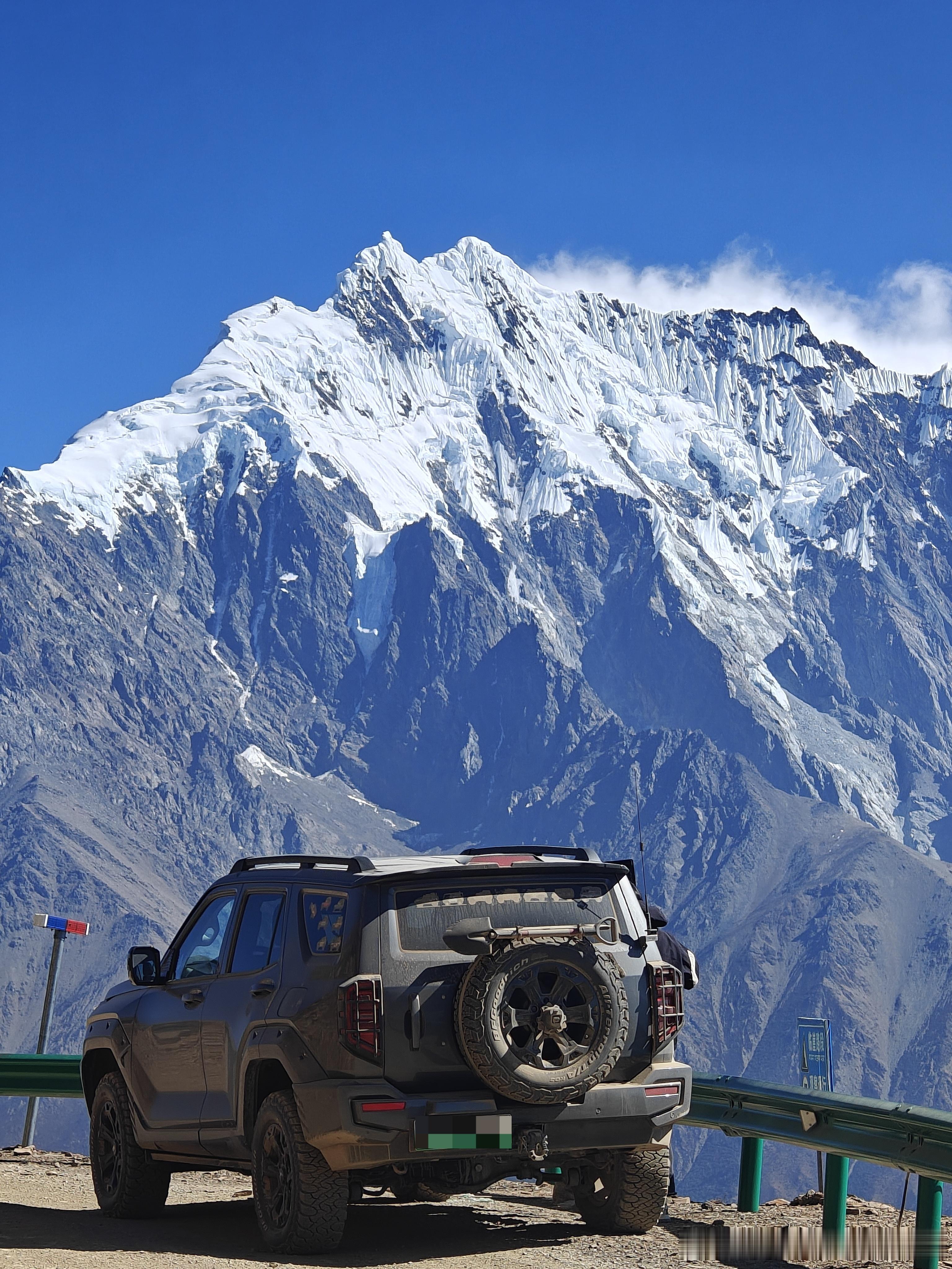 很少给400拍照，因为实在不好看，不到一年时间带我去看了那么多风景，你丑但是你很