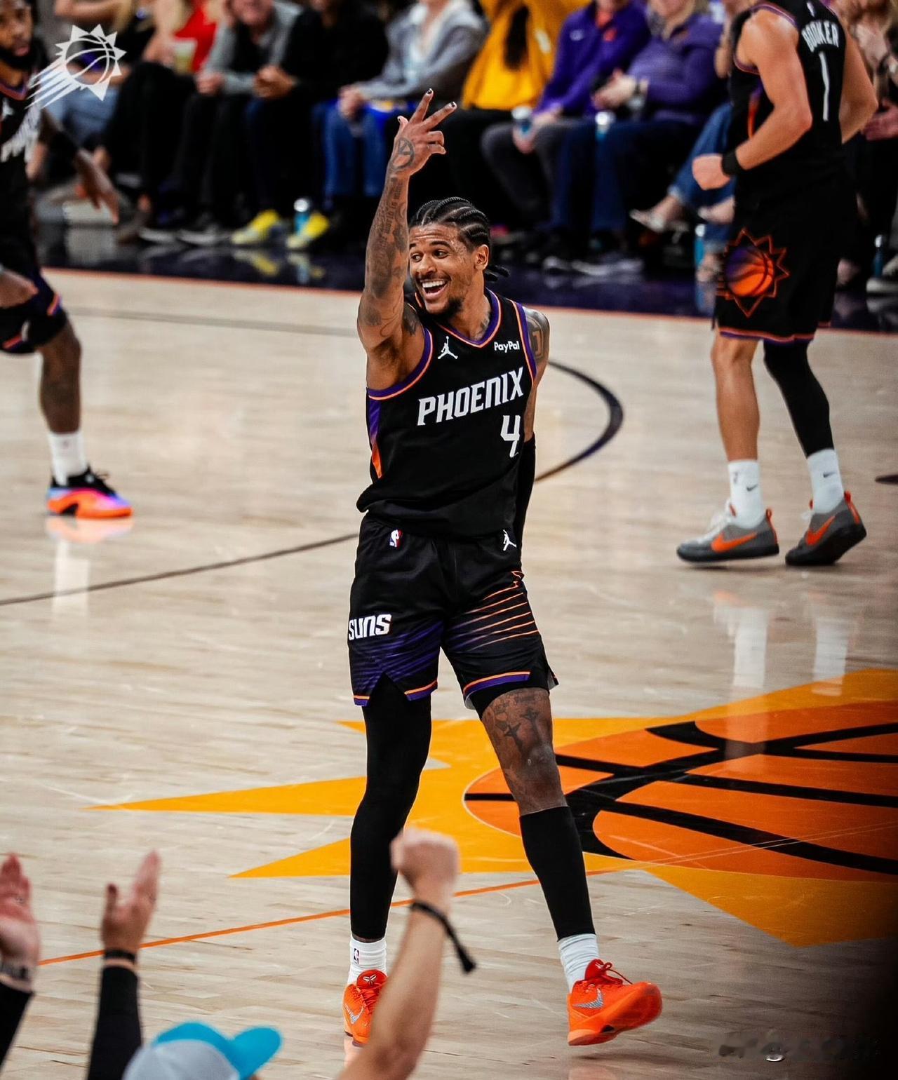 杰伦·格林如今生涯下限肉眼可见稳固，根源要归功于火箭末期乌度卡的打磨。当初强行要