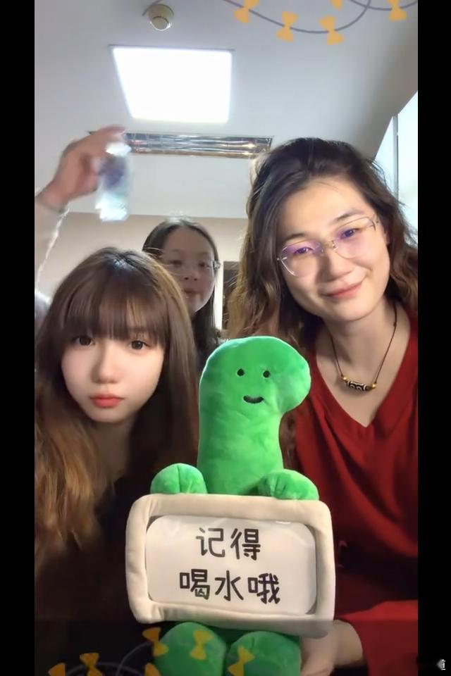 王云蕗北京北冰洋女排哈哈哈哈，乱球女王+抽象天后=王云蕗中国女排