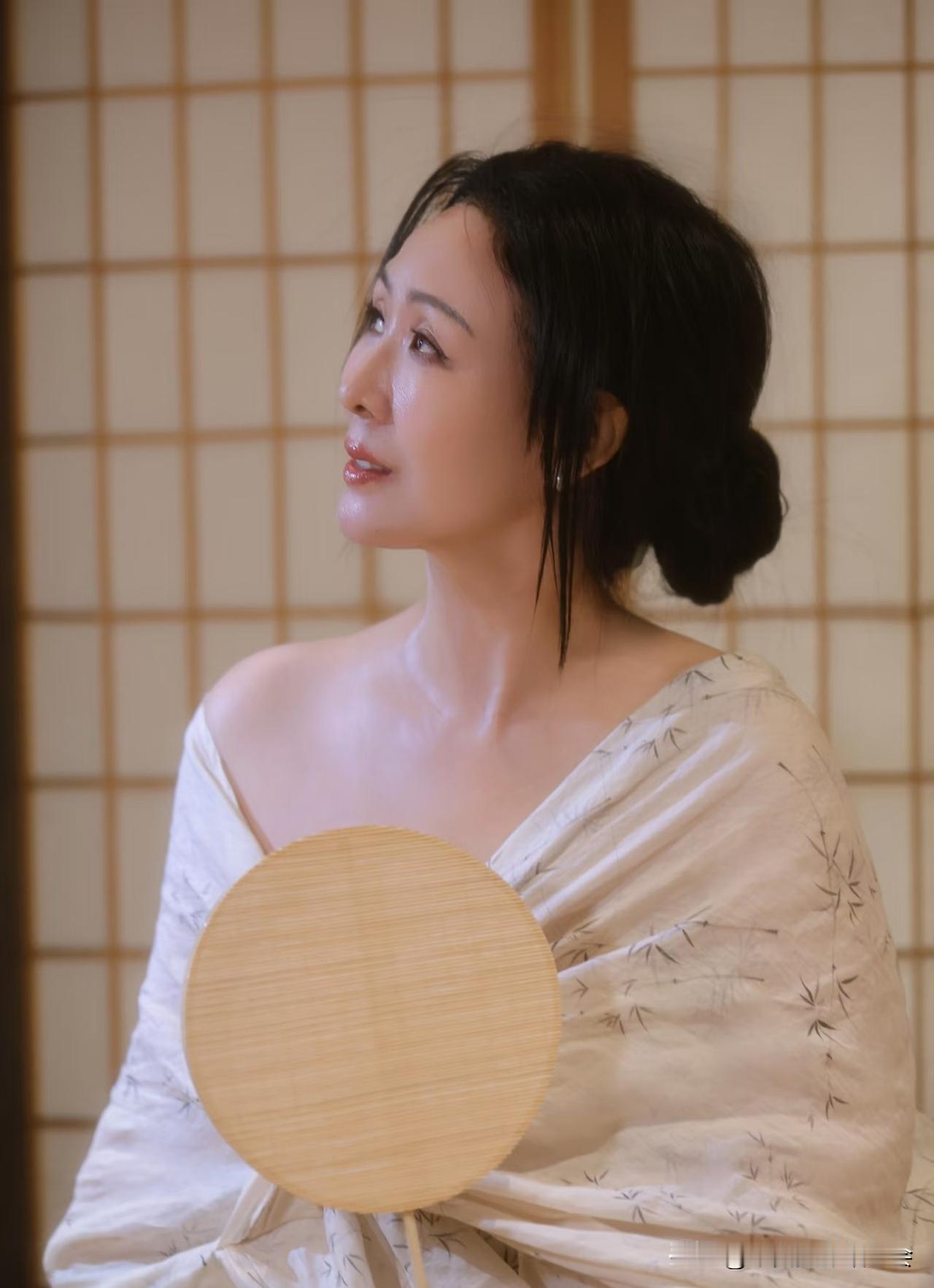 室内写真气质女人高级感高级感外景写真实景写真室内写真大片室内高级