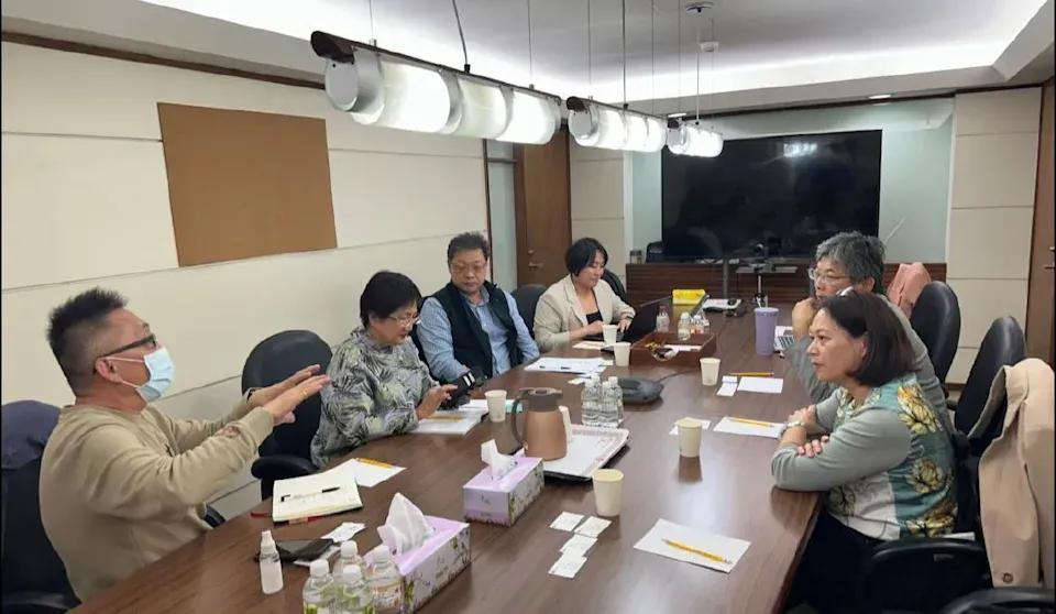 蓝白智库今日首次对接，民众党由赖香伶率队，国民党由邱淑媞带领，双方谈的更多偏向民