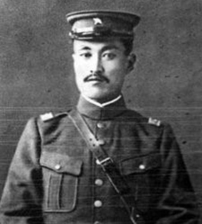 1925年11月21日，郭松龄起兵反奉，下令将拒绝参与的四个师长及三十多个军官枪