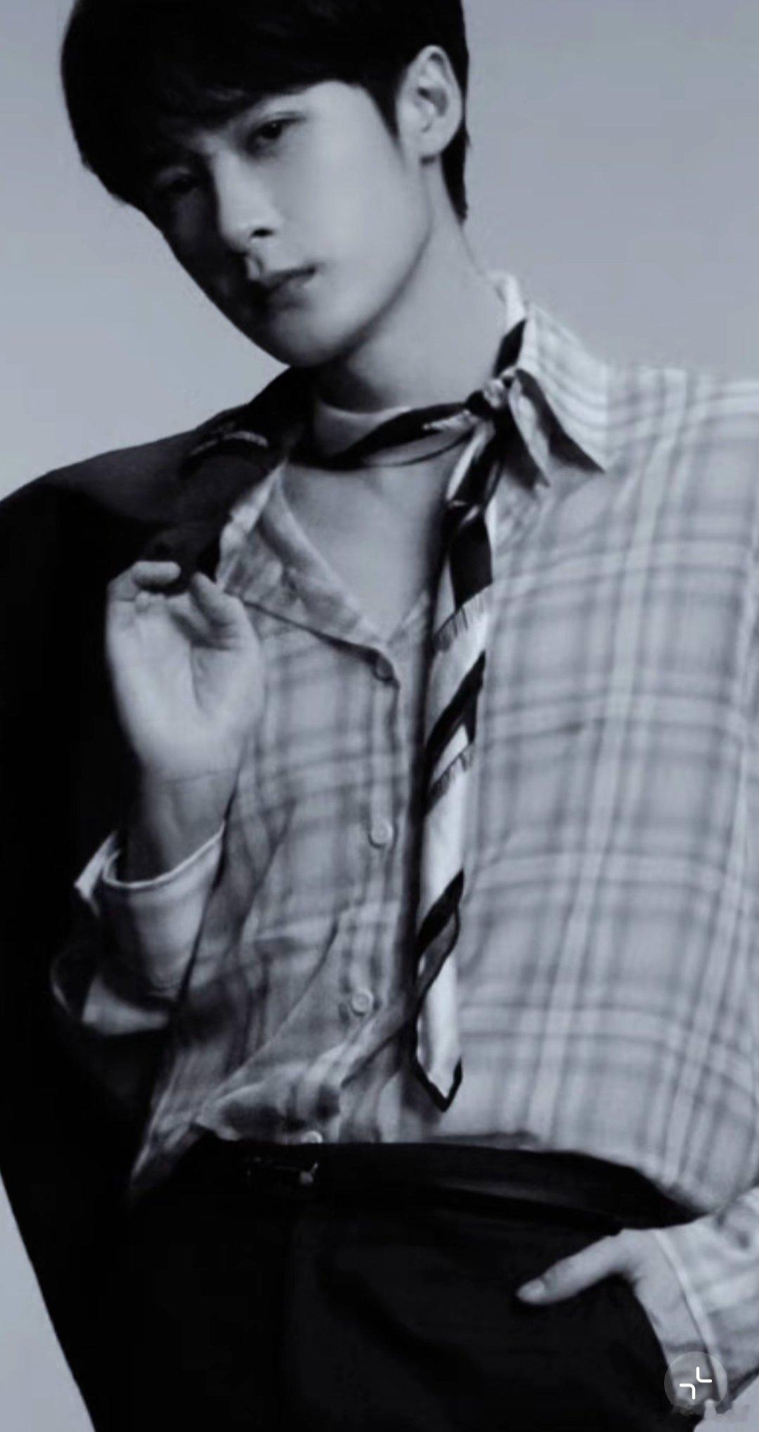 大哥檀健次最新照片图，好帅！好嫩！满满的少年感啊！不仔细看，我还以为是以前的照片