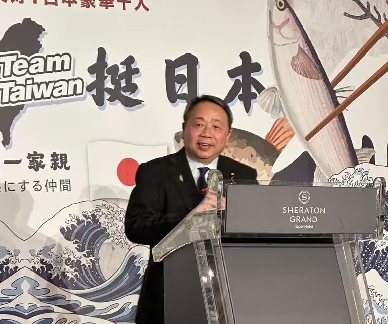 汉奸石平，卖中求荣，卖台求荣，这不是汉奸是什么？石平长的很像日本人，也很像汉奸