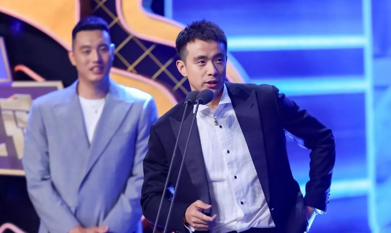 郭艾伦与赵继伟谁更优秀！若是对与篮球来对于两个人的评价，郭艾伦的球技，绝对比赵
