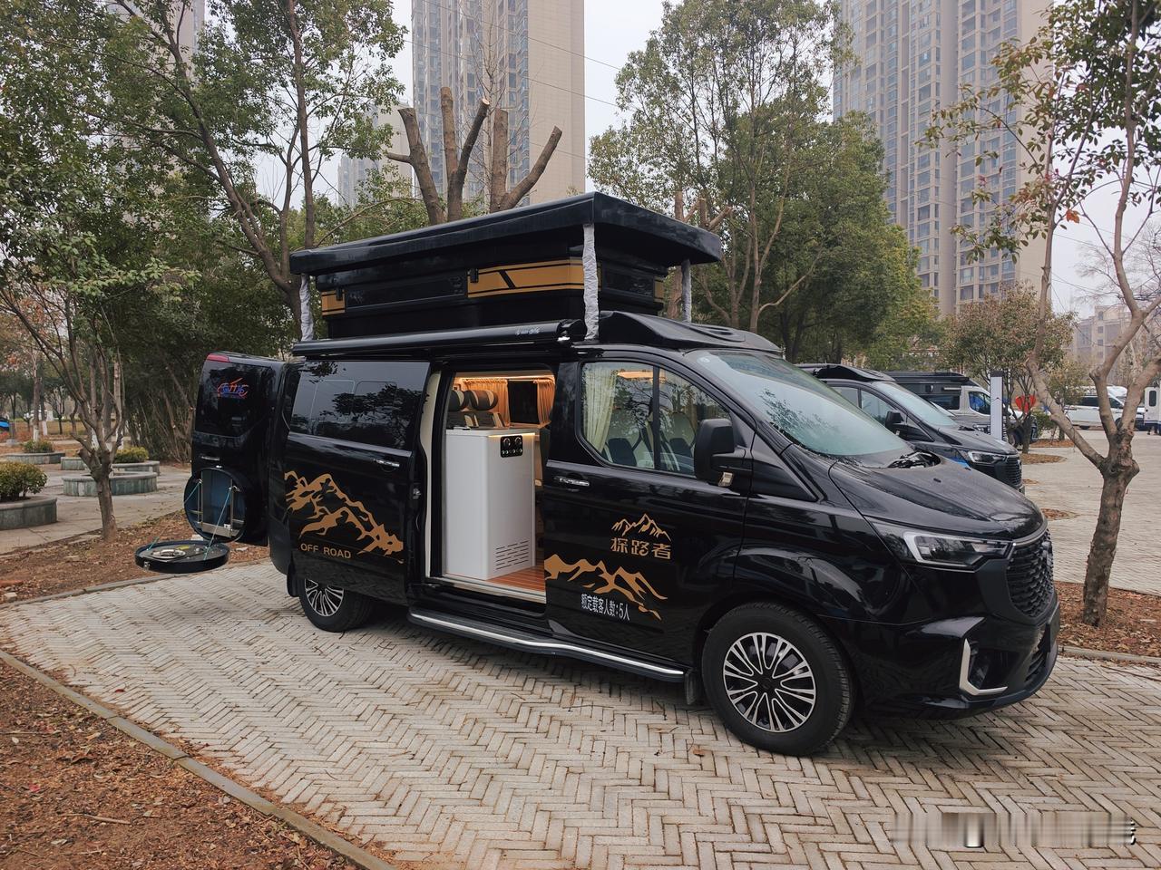 我看了几年的房车，车型太多看的眼花缭乱，综合对比发现一个事实，房子买大的好，车子