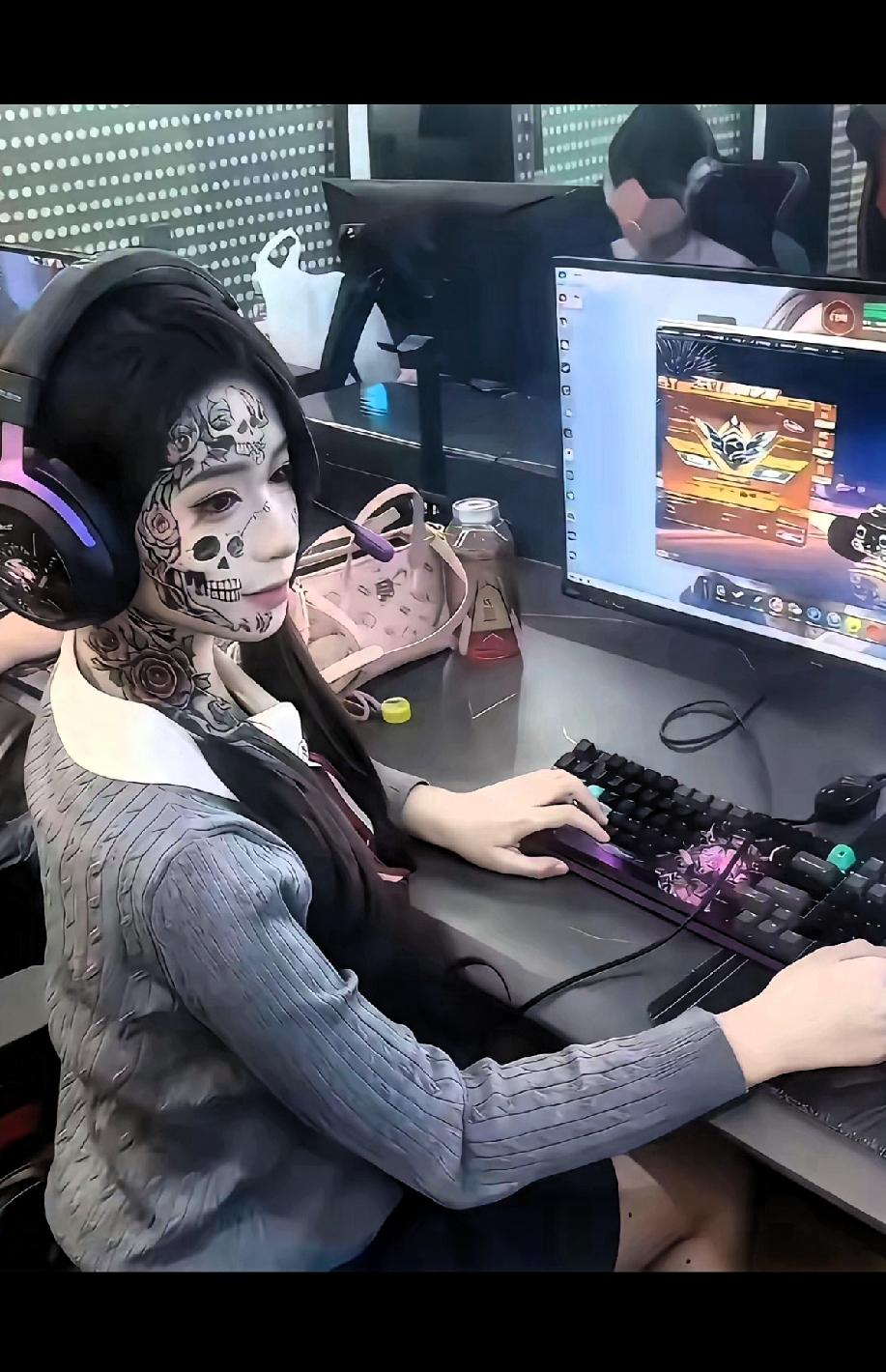 如果你是婆婆你能接受这样的儿媳妇吗？有网友表示这是贴的，不是纹的，无论是贴是纹