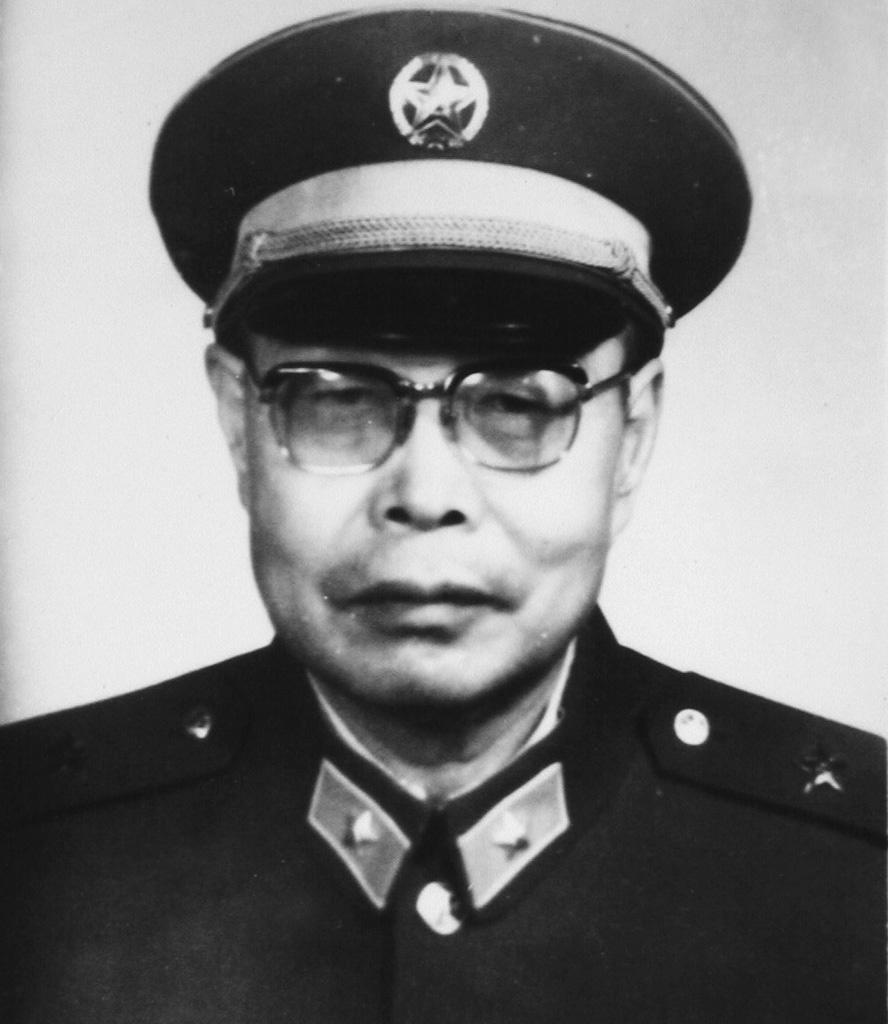 “我的命是两只苍蝇拯救的，所以我这一辈都不会再打苍蝇了。”1952年，开国少将王