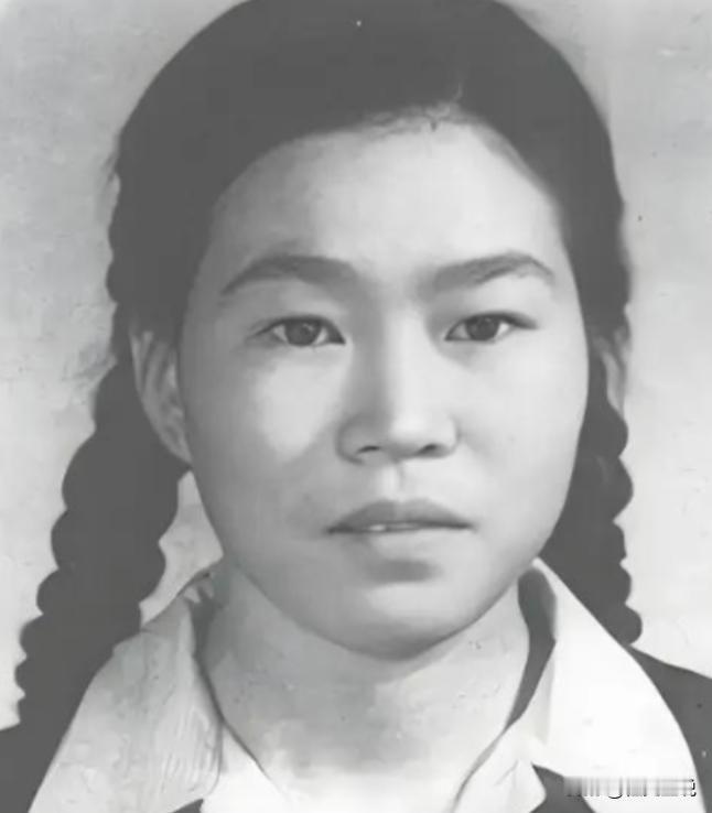 1972年，彭德怀病重，侄女彭梅魁找到浦安修，低声请求说：“写封信，求周恩来总理
