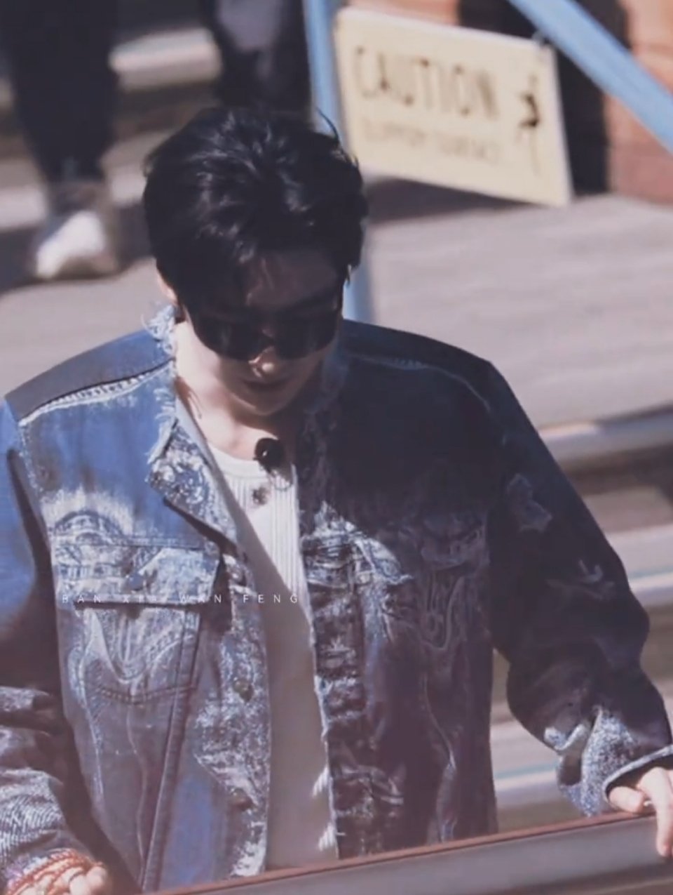 啊啊啊啊啊隐隐约约的大胸肌！好帅啊！cr半夏晚风刘宇宁地球超新鲜