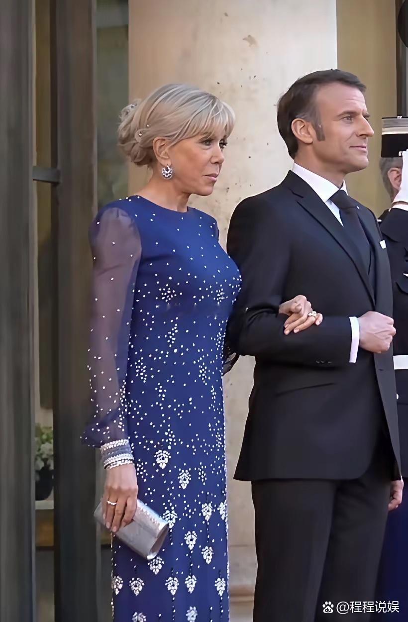 相比于马克龙的帅气，我更佩服布丽丽对自己身材的严格管理。老人家今年已经72岁了，