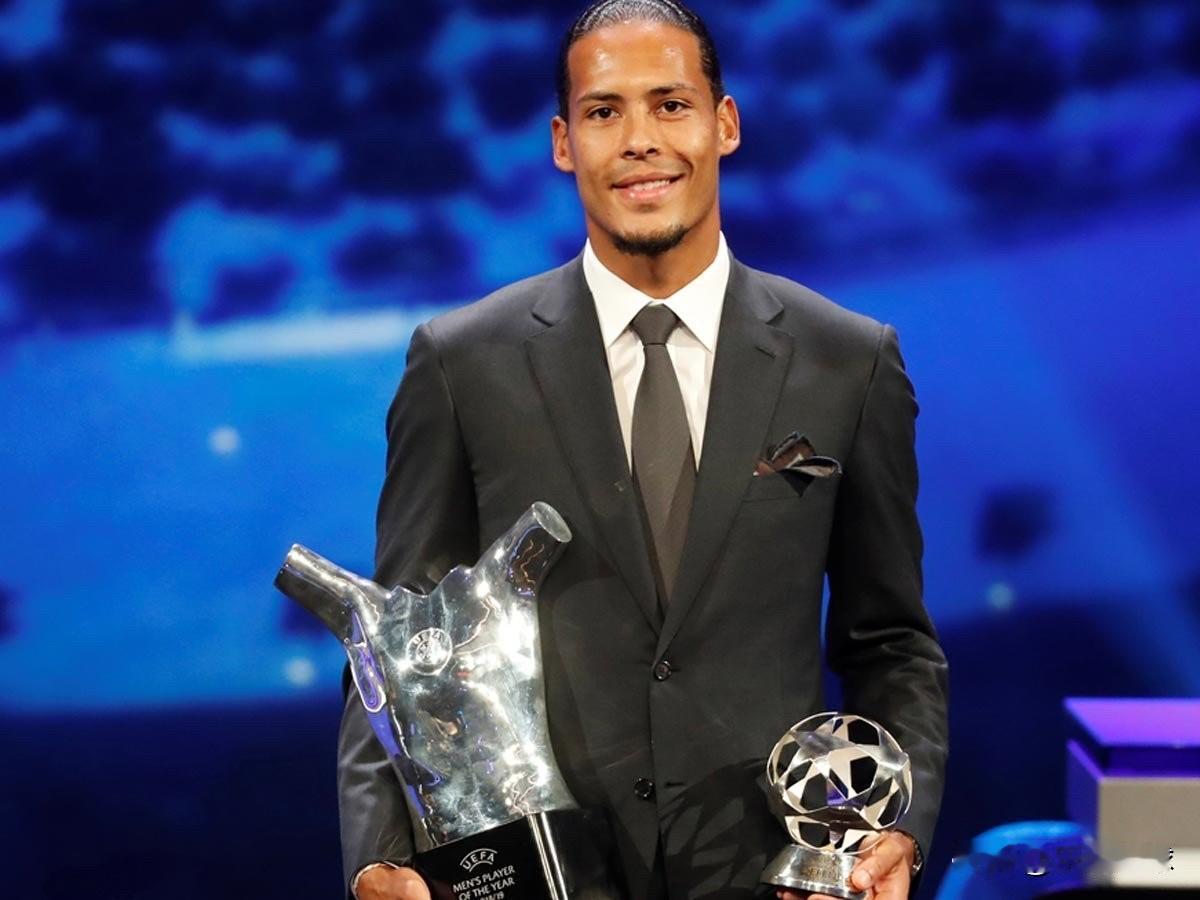 金球奖得票数高但未获奖的5名球员：1.范戴克：679票2.格里兹曼：61