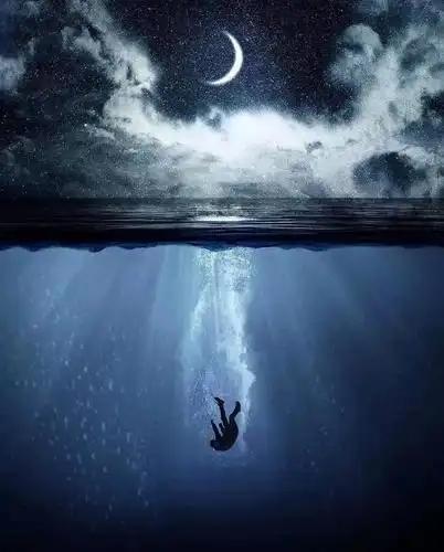 命运一事，难以捉摸。 老杨头年轻的时候找他们当地的一位大师算过命。 大师