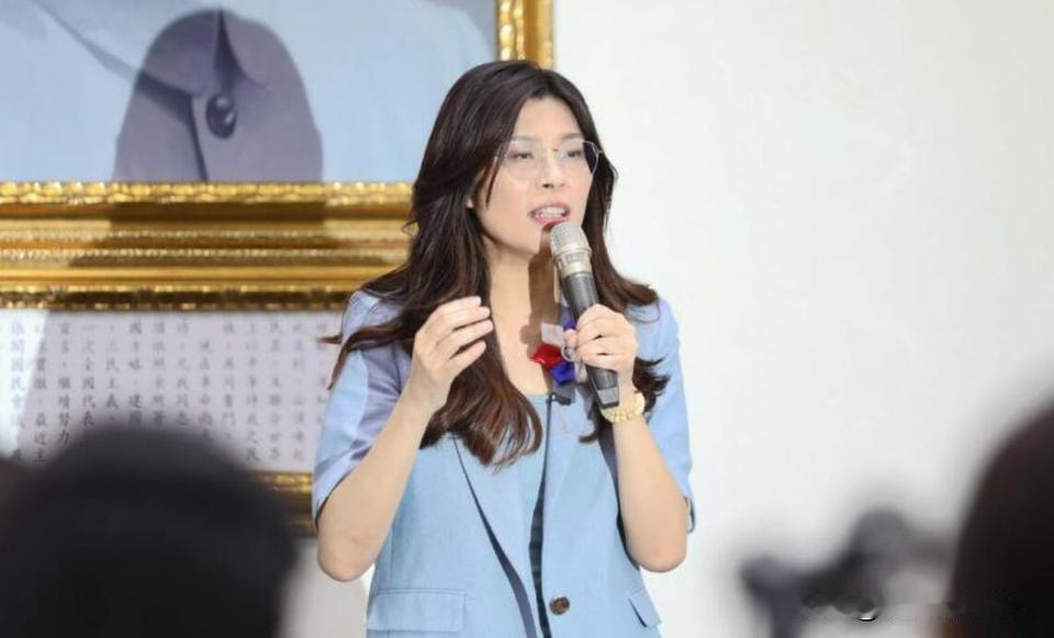 郑丽文这一次学聪明了！在赖清德，民众党纷纷对高市早苗成为日本首相发出贺信之后，这