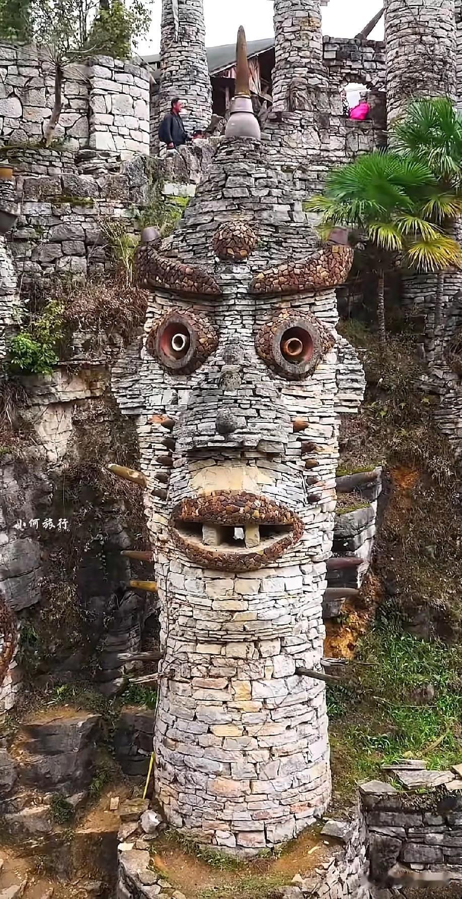 贵州深山里的这个石头王国，感觉有些如梦如幻，非常的有特点，领着孩子到这里来玩一玩