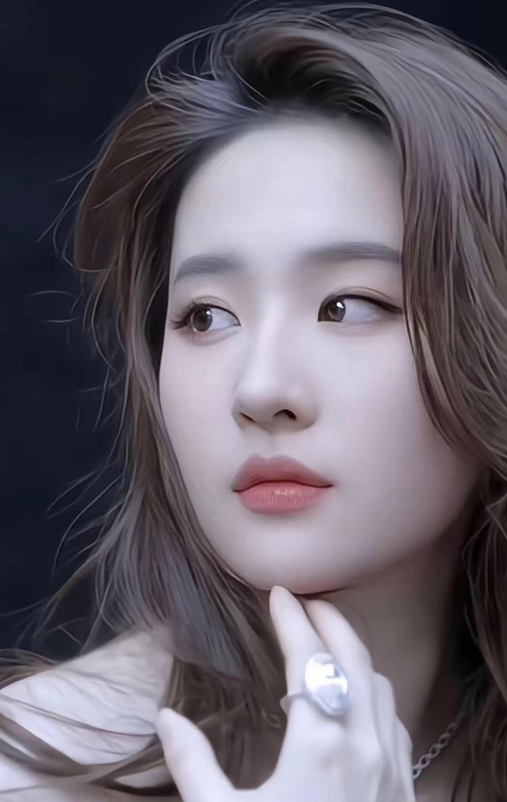 温柔如水，静谧如梦，沉醉在她的眼神中。