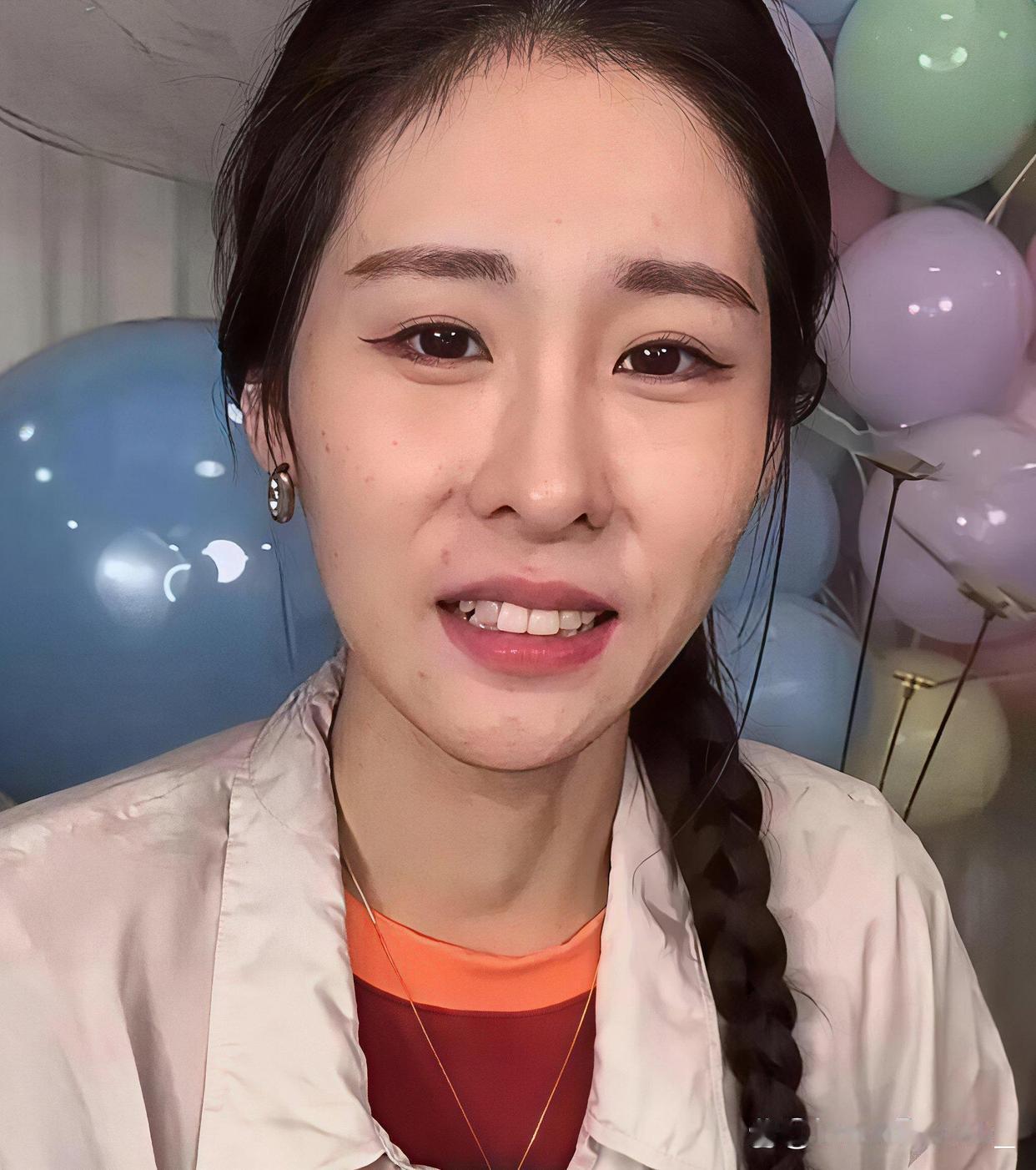 华晨宇为啥没把给他生了孩子的张碧晨娶回家，我身边好几个姐妹都问过这问题。我有个朋友在娱乐公司做宣传，
