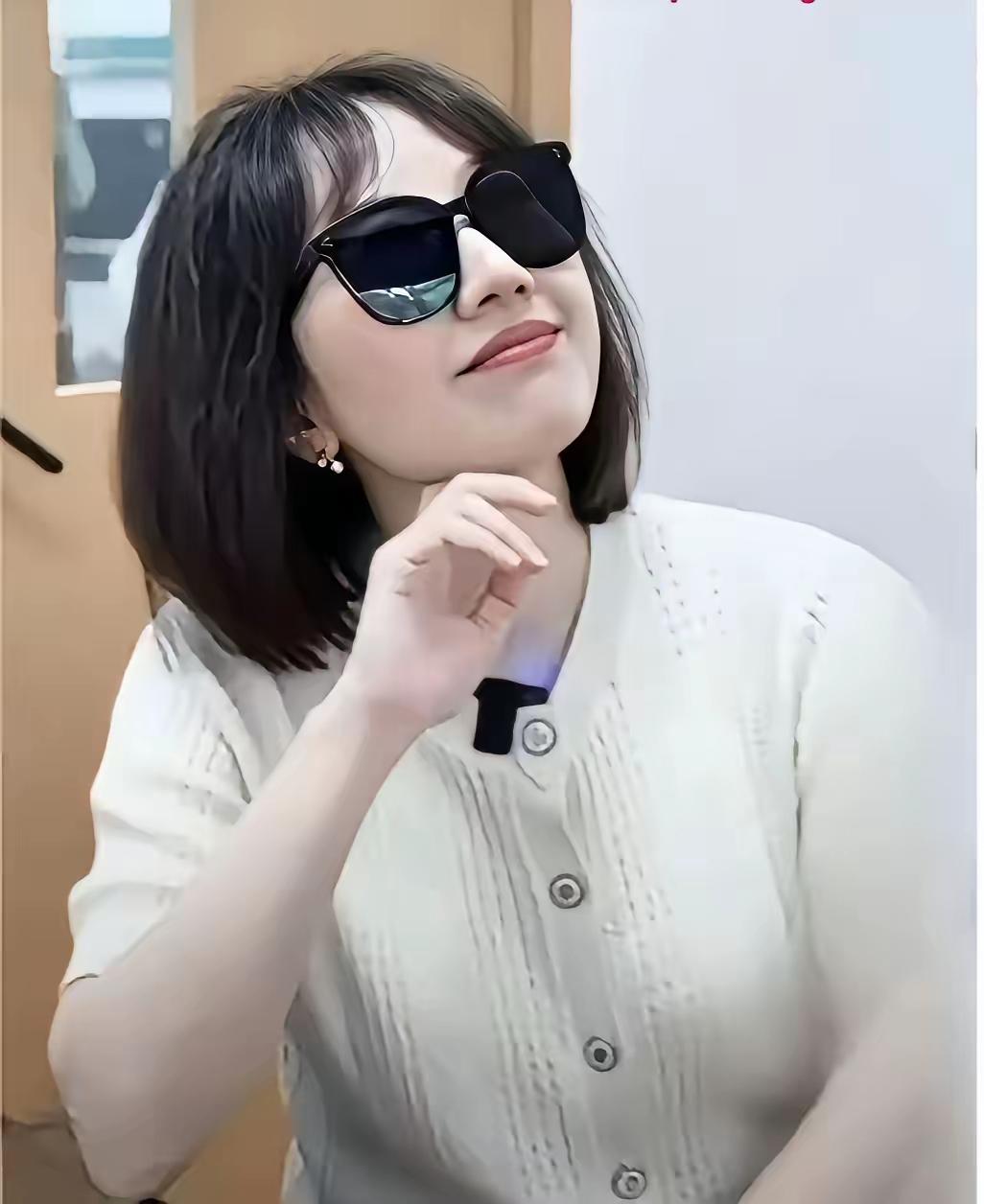 曾大夫是眼科主任，更是眼科里面的佼佼者，对患者尽职尽责，她给很多病人消除病患，很