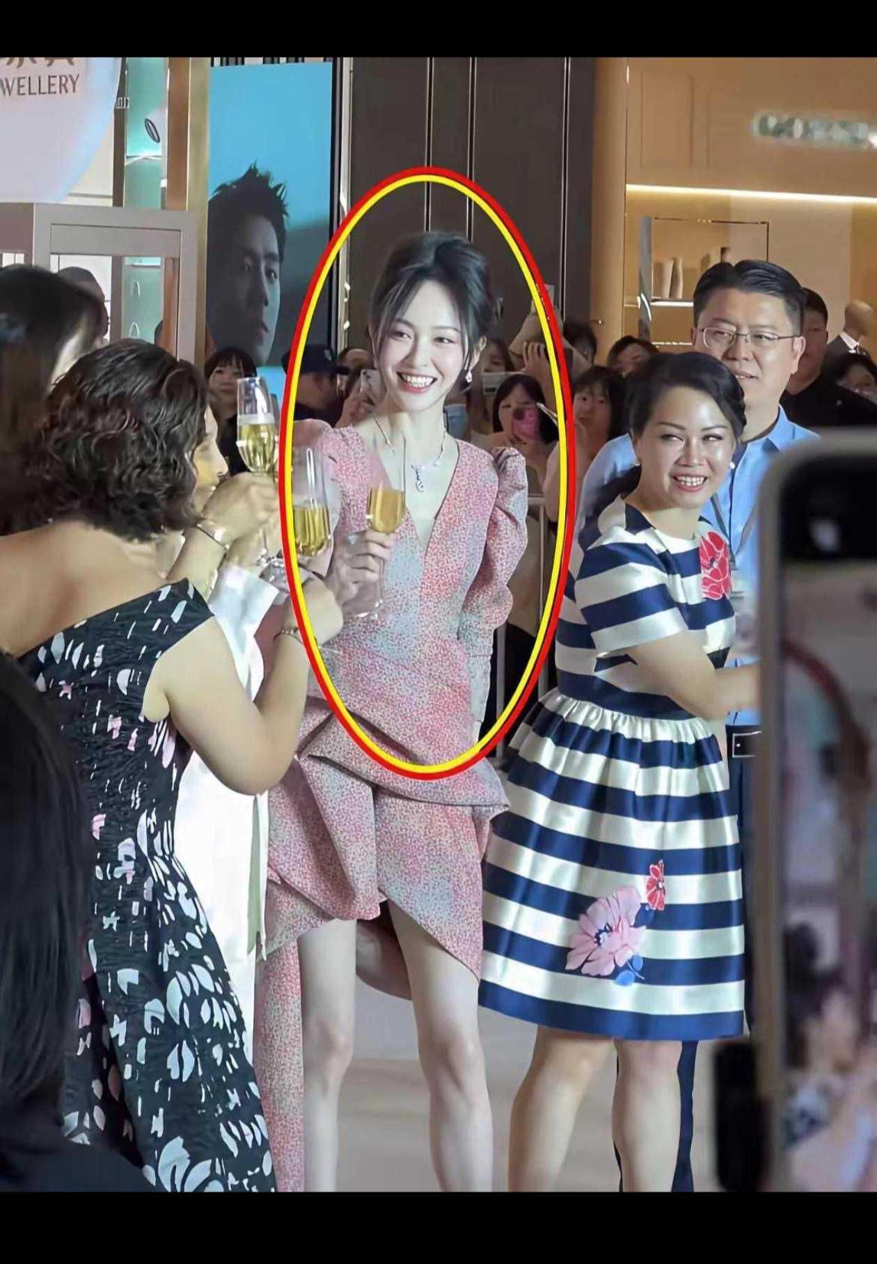 吴奇隆严选的女生，40岁，我不信。