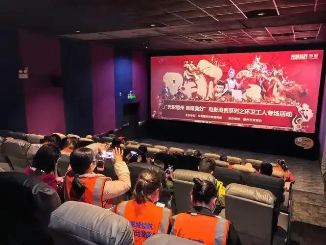 这个春节消费，把很多商家的希望彻底拍死在了沙滩上。这两天不少老板跟我聊，都在感