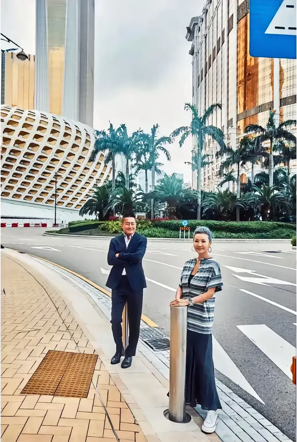 高曙光，看到媳妇眼睛都眯成了一条线，一看就是好男人