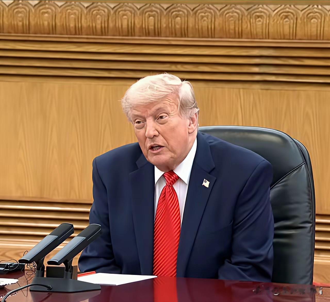 特朗普这次参加中美会议，那个大红色的领带，很吸引我。他也是比较注意细节的，知道