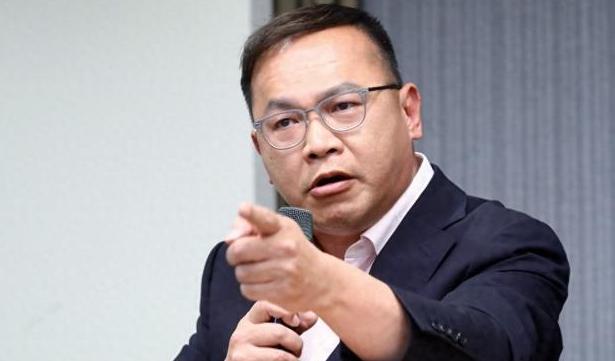 被大陆列入惩戒名单的“台独”分子王义川，主动向铡刀方向“送头”！他三天之内两度公