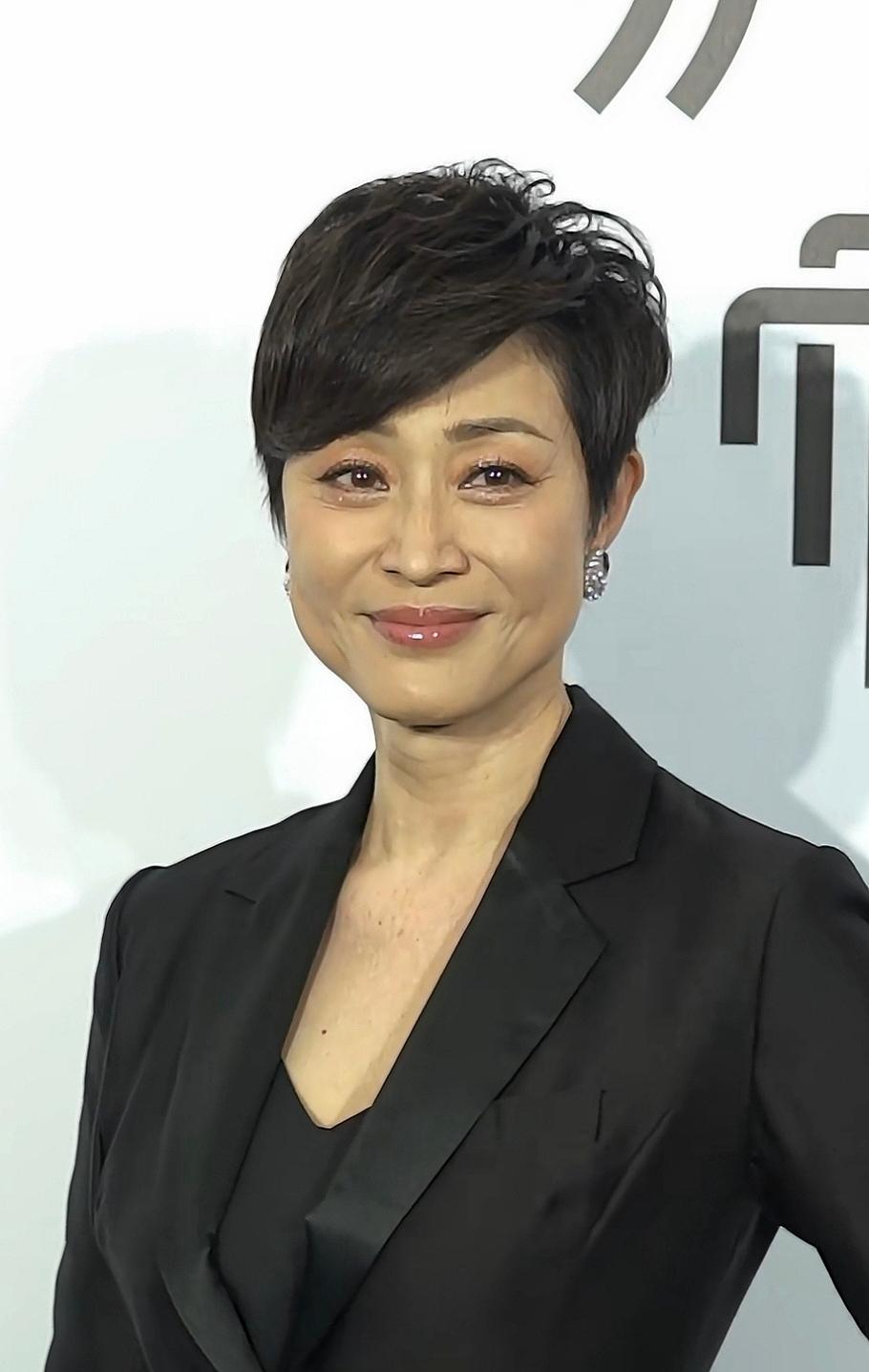 58岁陈法蓉，无美颜无滤镜的状态。短发届的天花板，超有气场