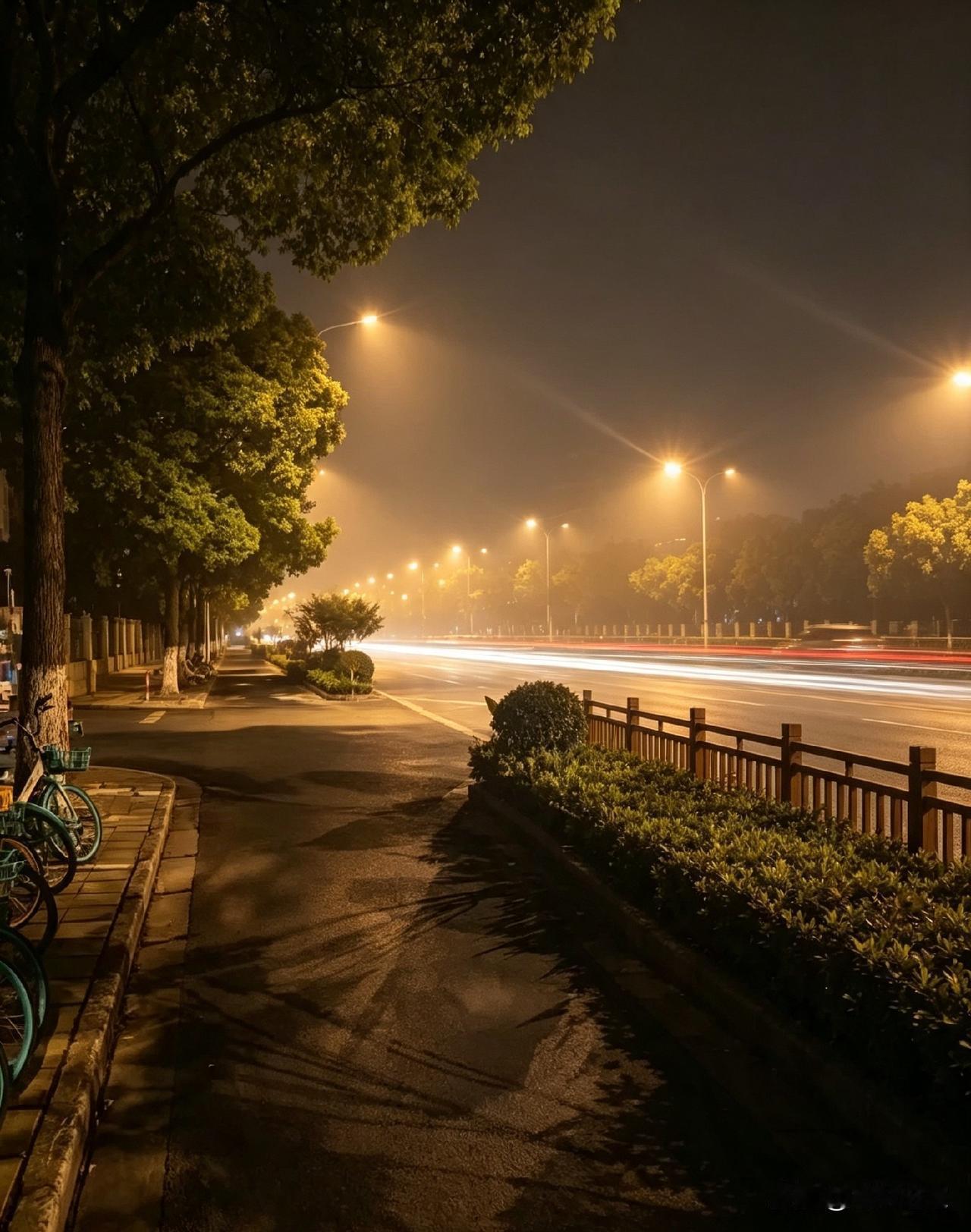 立秋后的8吃8不吃：1.吃花生，少吃冰糕。2.吃冬枣，少吃香瓜。3.吃山楂