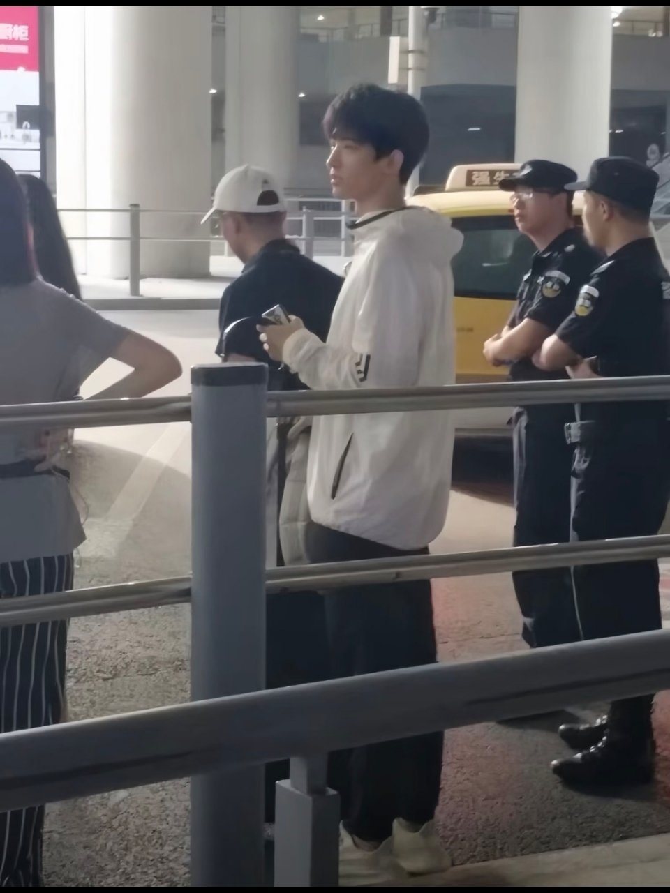 我家的稚嫩小孩