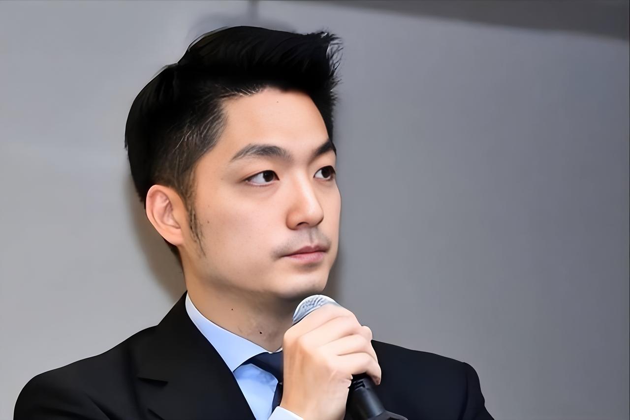 蒋万安再次重申：我是台湾人。针对国民党主席郑丽文日前强调的，“如果回归‘宪法’